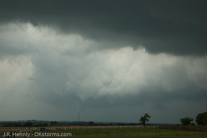 Clear slot visible on the storm east of Perry, OK.
