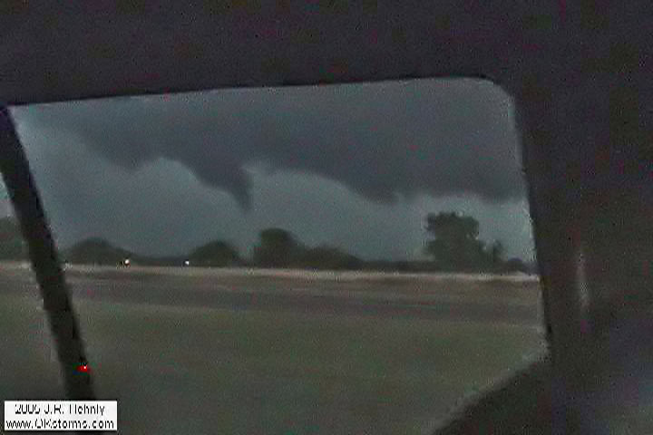 June 4, 2005 - South-central Oklahoma, Marlow Tornado 20050604_vid03_std.jpg