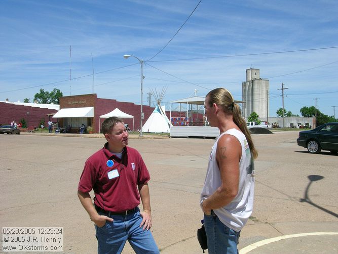May 28, 2005 - Wakita, Oklahoma - Twister Picnic 20050528_122324_std.jpg