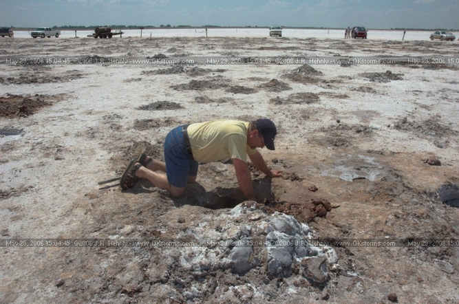 Crystal Digging in the Great Salt Plains Park J.R. digging into a hole.
 - 20060529_150445.jpg