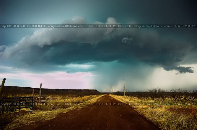 April 1, 2006 - Shamrock, Texas and Western Oklahoma 10 miles south of Sayre, OK - Storm becomes outflow dominant and cool air rushes out, cutting off inflow.
 - 20060401_170925.jpg