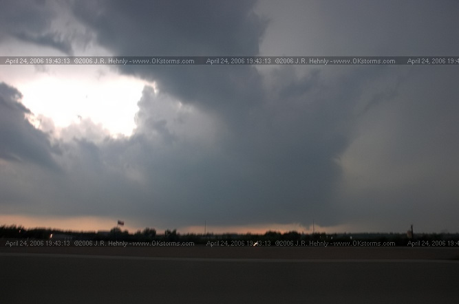 April 24, 2006 - North and Central Oklahoma, El Reno Tornado Kilpatrick Turnpike near Yukon - Storm still has a lowering, but never produces another tornado.
 - 20060424_194313.jpg