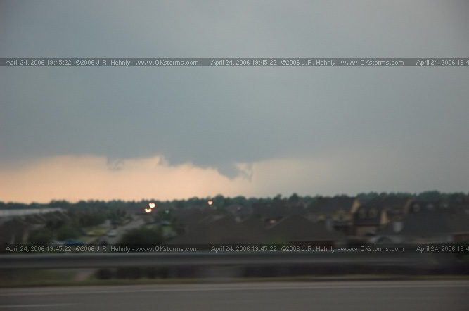 April 24, 2006 - North and Central Oklahoma, El Reno Tornado Kilpatrick Turnpike near Yukon - Storm still has a lowering, but never produces another tornado.
 - 20060424_194522.jpg