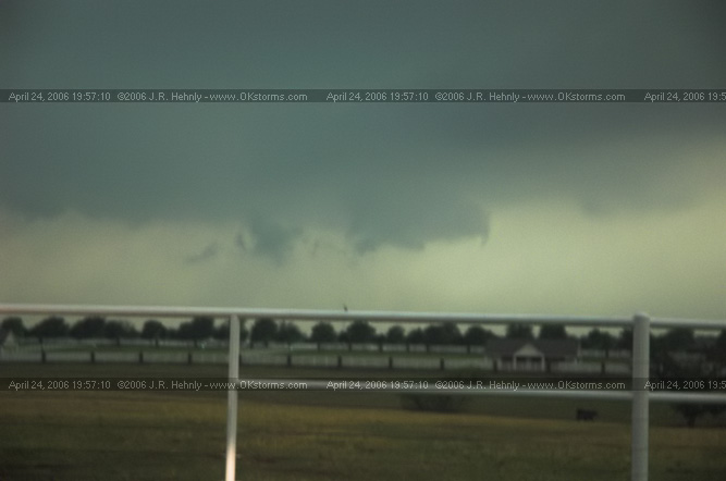 April 24, 2006 - North and Central Oklahoma, El Reno Tornado Wilshire Blvd near Piedmont Rd - More lowerings as the storm moves northeast.
 - 20060424_195710.jpg