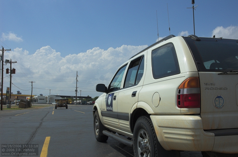15:33:18 - Behind the Kettle in Childress, Texas we wait for storms.