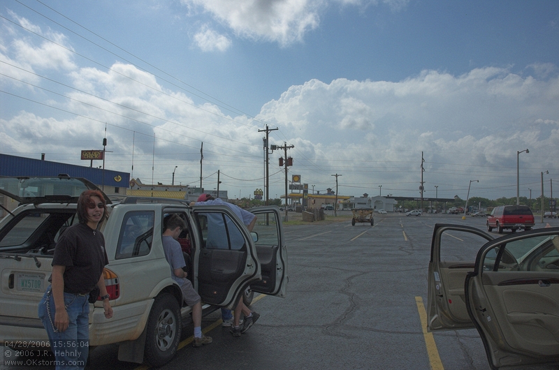 15:56:04 - Behind the Kettle in Childress, Texas we wait for storms.
