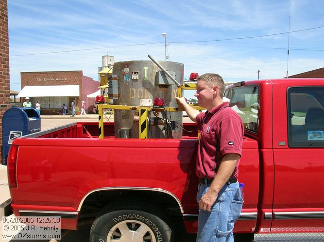 May 28, 2005 - Wakita, Oklahoma - Twister Picnic 20050528_122530_std.jpg