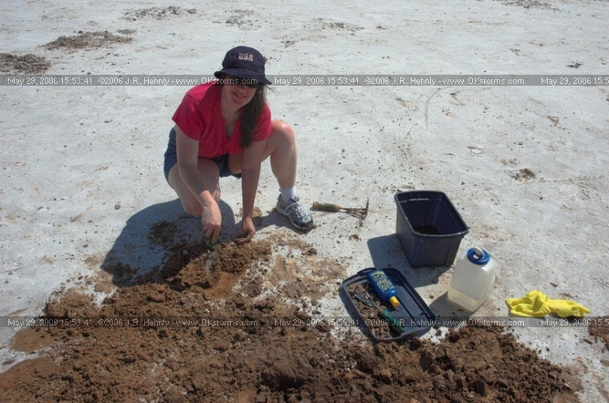 Crystal Digging in the Great Salt Plains Park Kathy finding some crystals.
 - 20060529_155341.jpg