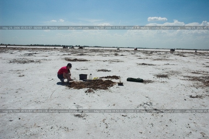 Crystal Digging in the Great Salt Plains Park Kathy finding some crystals.
 - 20060529_155357.jpg