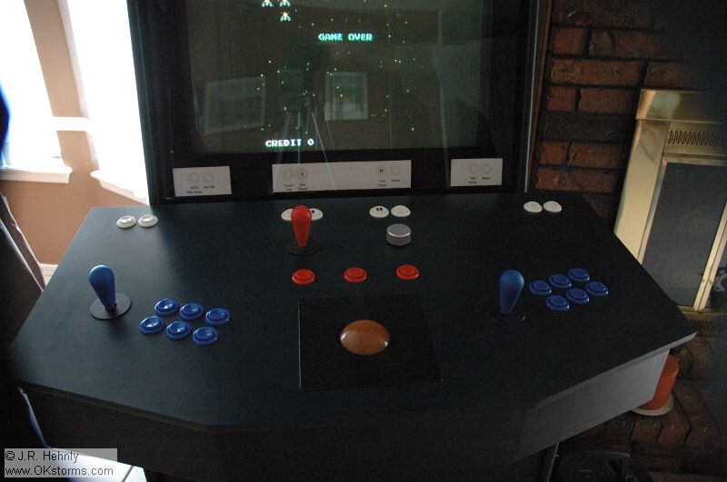 [#Beginning of Shooting Data Section]\nNikon D70s\nFocal Length: 18mm\nOptimize Image: Normal\nColor Mode: Mode Ia (sRGB)\nLong Exposure NR: Off\n2005/03/17 09:43:37\nExposure Mode: Aperture Priority\nWhite Balance: Auto\nTone Comp.: Auto\nCompressed RAW (12-bit)\nMetering Mode: Multi-Pattern\nAF Mode: AF-S\nHue Adjustment: 0\nImage Size: Large (3008 x 2000)\n1/80 sec - F/4\nFlash Sync Mode: Not Attached\nSaturation: Normal\nExposure Comp.: 0 EV\nSharpening: Auto\nLens: 18-70mm F/3.5-4.5 G\nSensitivity: ISO 1600\nAuto Flash Comp: 0 EV\nImage Comment:                                     \n[#End of Shooting Data Section]