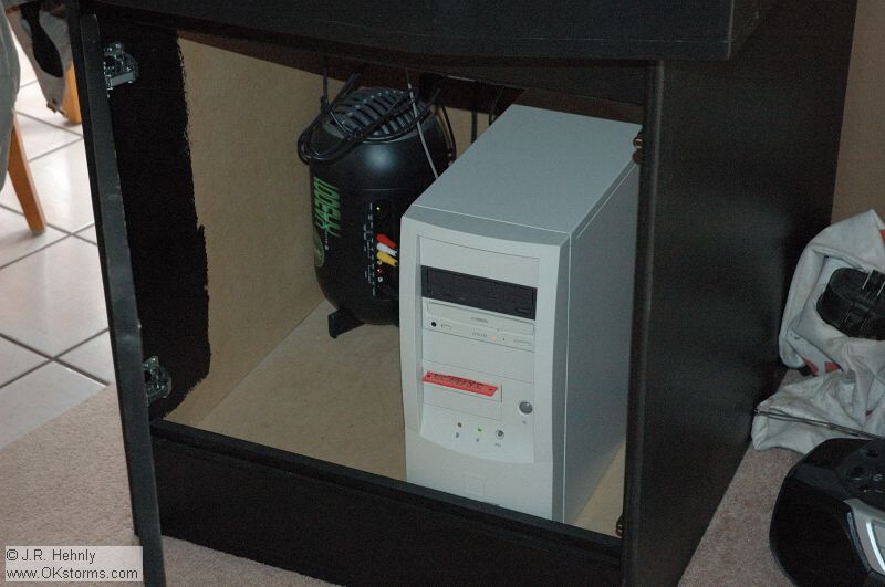 [#Beginning of Shooting Data Section]\nNikon D70s\nFocal Length: 46mm\nOptimize Image: \nColor Mode: Mode Ia (sRGB)\nLong Exposure NR: Off\n2005/03/17 09:44:27.1\nDigital Vari-Program: Auto\nWhite Balance: Auto\nTone Comp.: Auto\nCompressed RAW (12-bit)\nMetering Mode: Multi-Pattern\nAF Mode: AF-S\nHue Adjustment: 0\nImage Size: Large (3008 x 2000)\n1/60 sec - F/5\nFlash Sync Mode: Front Curtain\nSaturation: Normal\nExposure Comp.: 0 EV\nAuto Flash Mode: Built-in TTL\nSharpening: Auto\nLens: 18-70mm F/3.5-4.5 G\nSensitivity: ISO 1600\nAuto Flash Comp: 0 EV\nImage Comment:                                     \n[#End of Shooting Data Section]