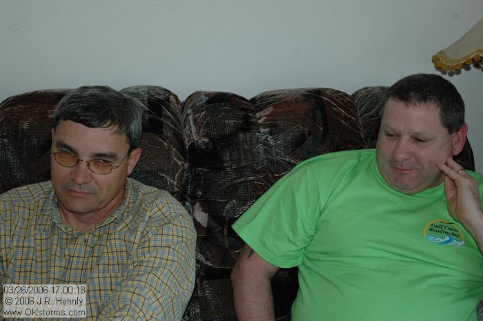 [#Beginning of Shooting Data Section]\nNikon D70s\nFocal Length: 35mm\nOptimize Image: \nColor Mode: Mode Ia (sRGB)\nLong Exposure NR: Off\n2006/03/26 17:00:18.8\nDigital Vari-Program: Auto\nWhite Balance: Auto\nTone Comp.: Auto\nCompressed RAW (12-bit)\nMetering Mode: Multi-Pattern\nAF Mode: AF-S\nHue Adjustment: 0\nImage Size: Large (3008 x 2000)\n1/60 sec - F/4.2\nFlash Sync Mode: Front Curtain\nSaturation: Normal\nExposure Comp.: 0 EV\nAuto Flash Mode: Built-in TTL\nSharpening: Auto\nLens: 18-70mm F/3.5-4.5 G\nSensitivity: ISO 400\nAuto Flash Comp: 0 EV\nImage Comment:                                     \n[#End of Shooting Data Section]