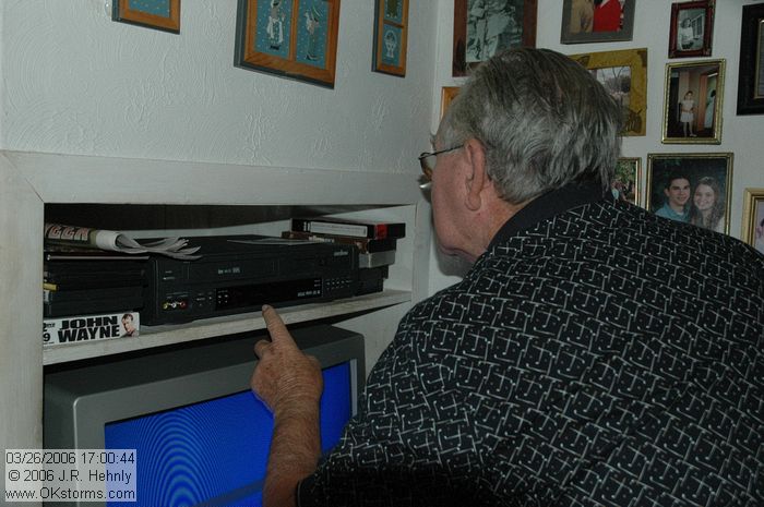 [#Beginning of Shooting Data Section]\nNikon D70s\nFocal Length: 27mm\nOptimize Image: \nColor Mode: Mode Ia (sRGB)\nLong Exposure NR: Off\n2006/03/26 17:00:44\nDigital Vari-Program: Auto\nWhite Balance: Auto\nTone Comp.: Auto\nCompressed RAW (12-bit)\nMetering Mode: Multi-Pattern\nAF Mode: AF-S\nHue Adjustment: 0\nImage Size: Large (3008 x 2000)\n1/60 sec - F/3.8\nFlash Sync Mode: Front Curtain\nSaturation: Normal\nExposure Comp.: 0 EV\nAuto Flash Mode: Built-in TTL\nSharpening: Auto\nLens: 18-70mm F/3.5-4.5 G\nSensitivity: ISO 400\nAuto Flash Comp: 0 EV\nImage Comment:                                     \n[#End of Shooting Data Section]